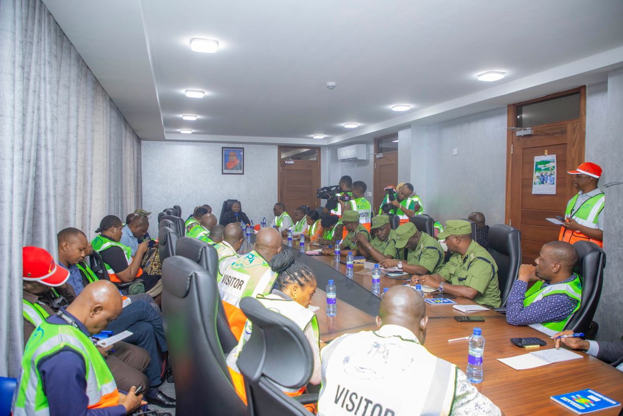 MKUU WA MKOA WA DAR ES SALAAM AFANYA KIKAO NA WADAU KUTOKA...